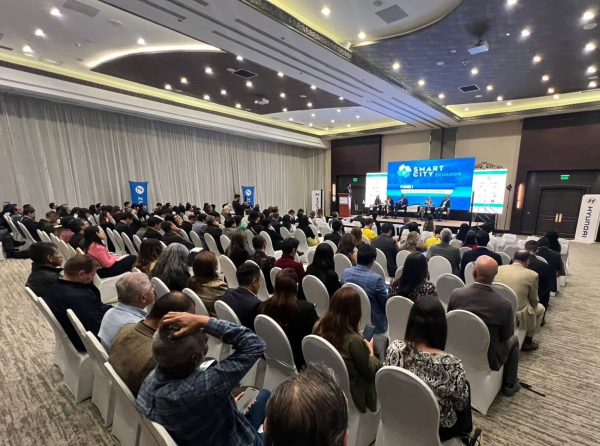 SMART CITY ECUADOR 2025: CIUDADES DEL FUTURO